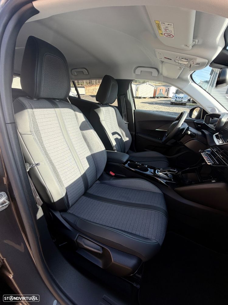 Peugeot 2008 PureTech 130 EAT8 Allure Pack - 16
