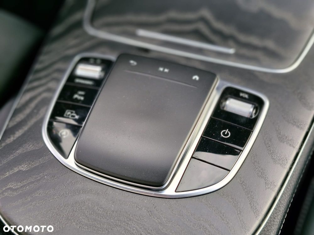 Mercedes-Benz Klasa E 220 d 4-Matic AMG - 28
