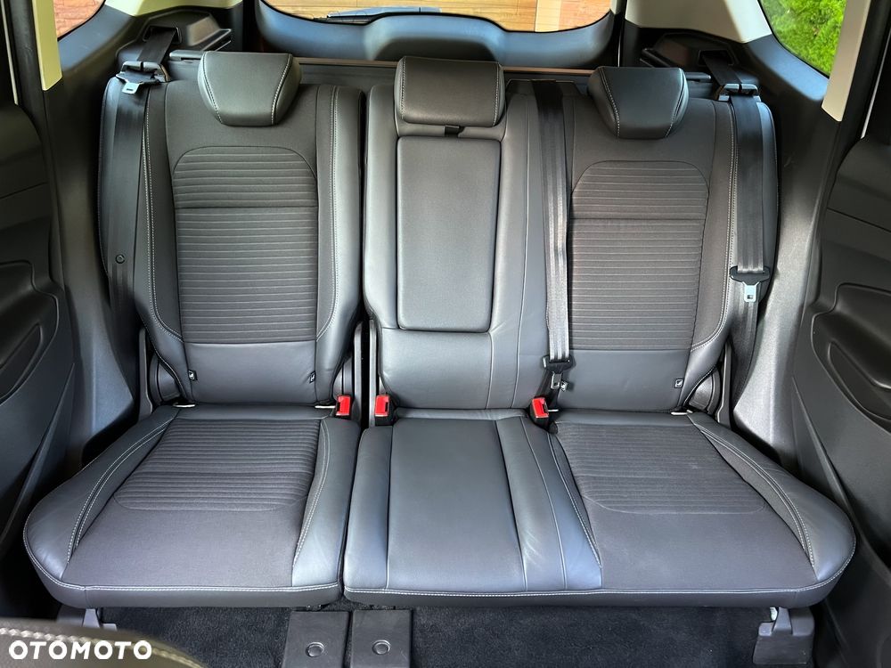 Ford Kuga 2.0 TDCi 4x4 Titanium - 37