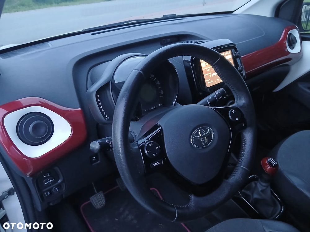 Toyota Aygo x-clusiv - 19