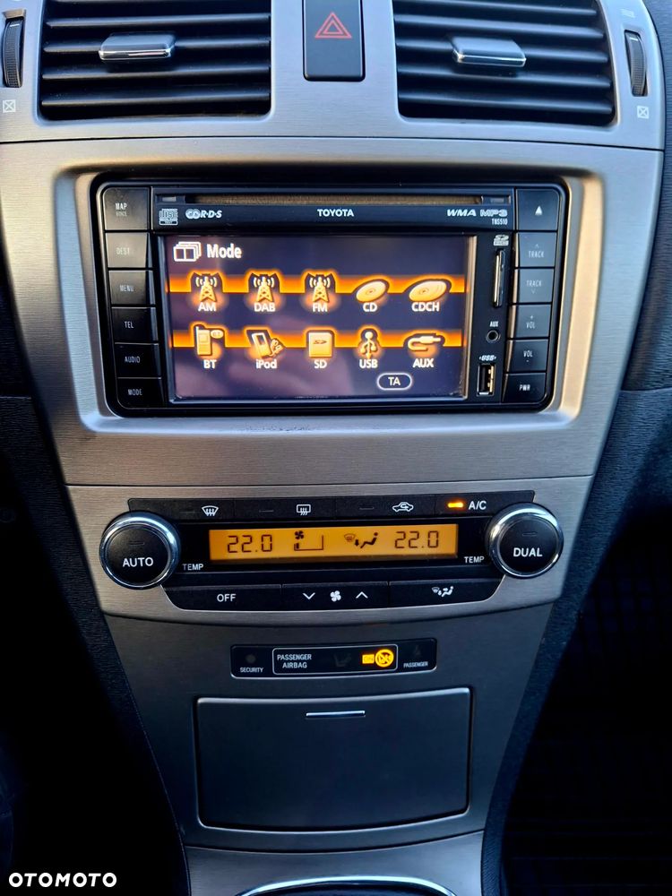 Toyota Avensis 1.8 Executive - 28