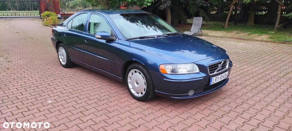 Volvo S60 2.4 Momentum - 1