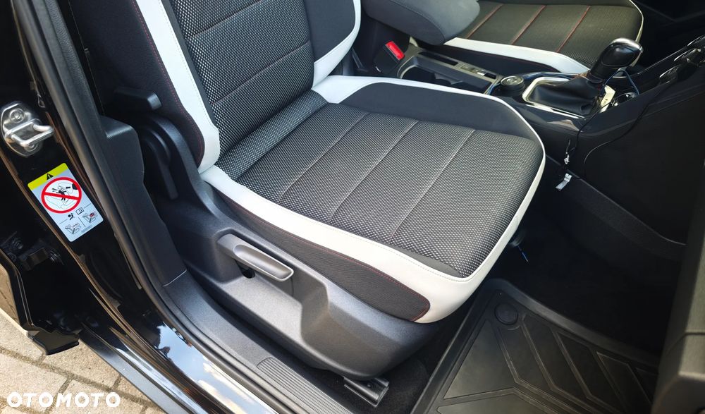 Volkswagen T-Roc - 19