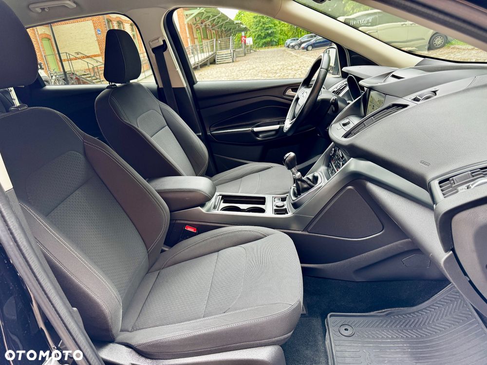 Ford Kuga - 31