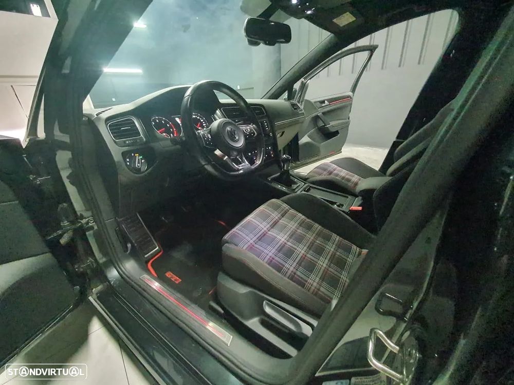 VW Golf 2.0 TSi GTI - 15