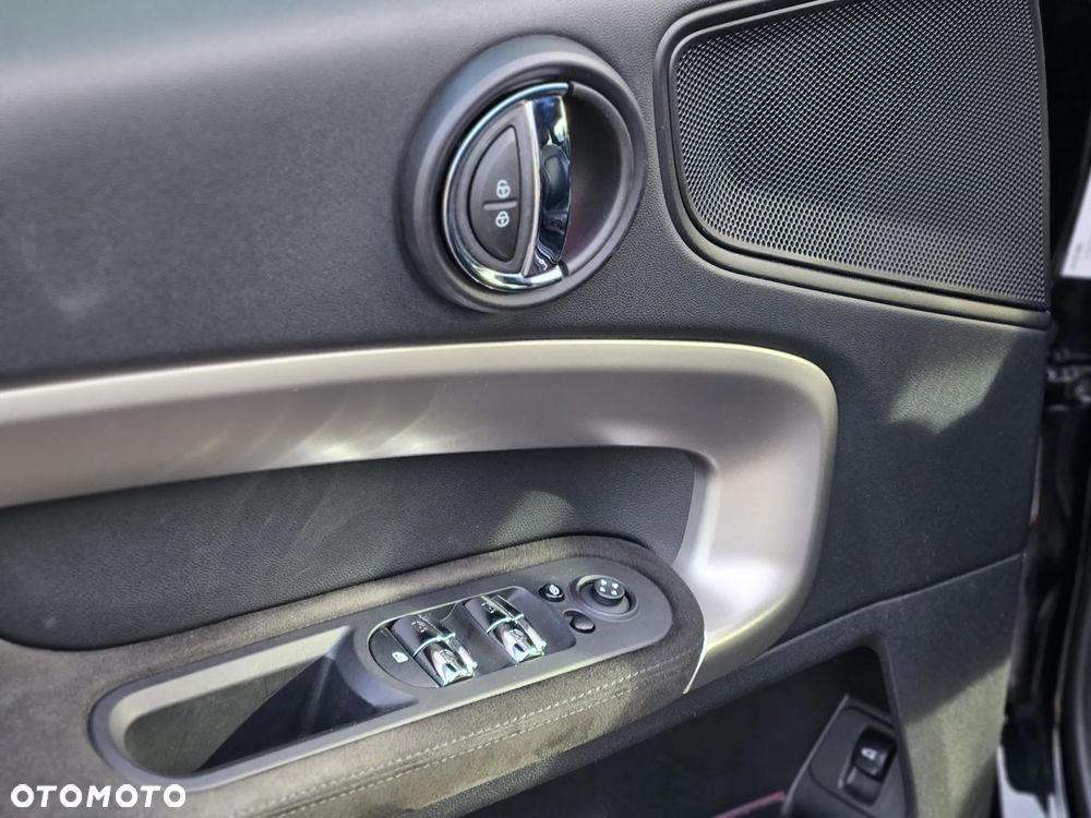 MINI John Cooper Works ALL4 sport - 25