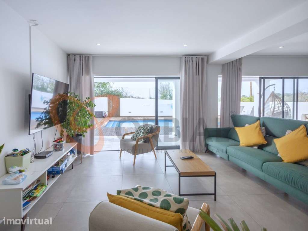 Moradia para venda em Albufeira com 6 quartos e piscina - Grande imagem: 4/60
