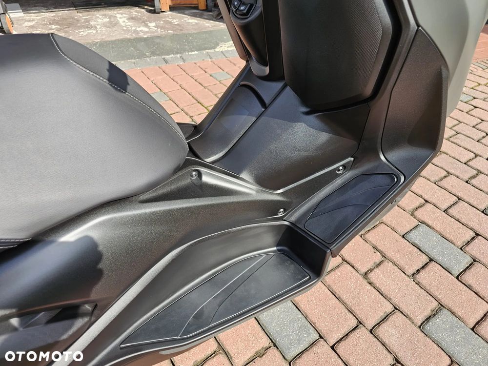Yamaha X-max - 6