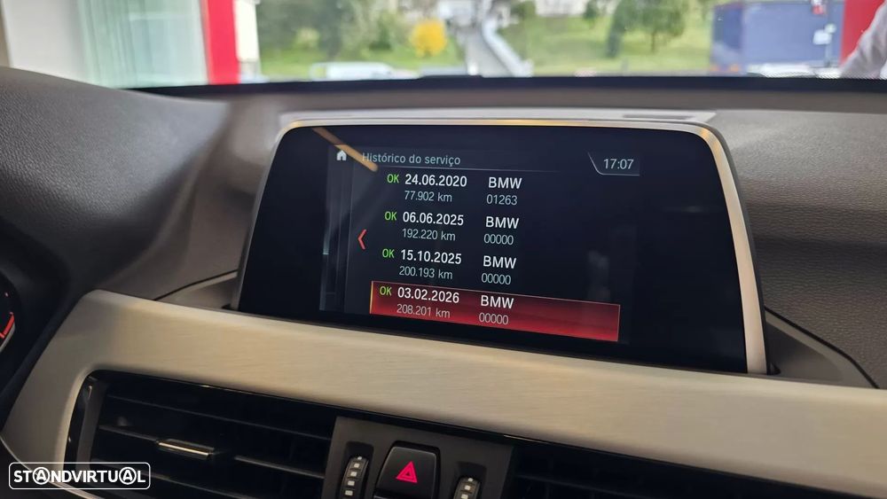 BMW X1 18 d sDrive Auto Line Sport - 37