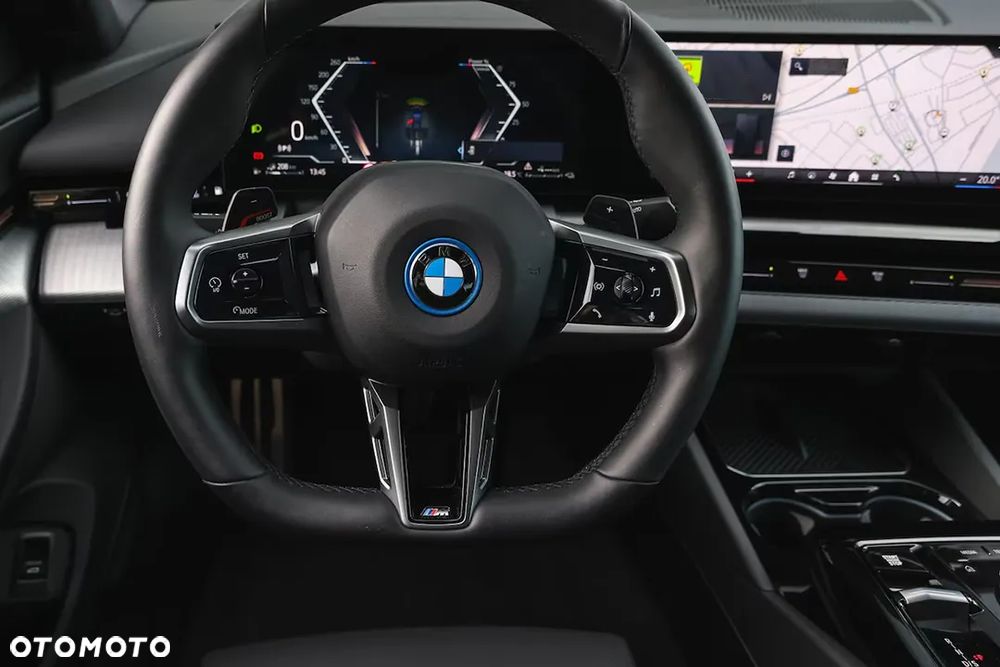 BMW Seria 5 550e xDrive PHEV M Sport - 13