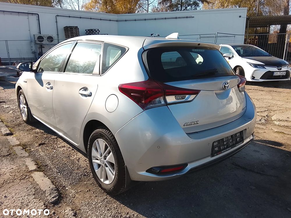 Toyota Auris Hybrid 135 Active - 3