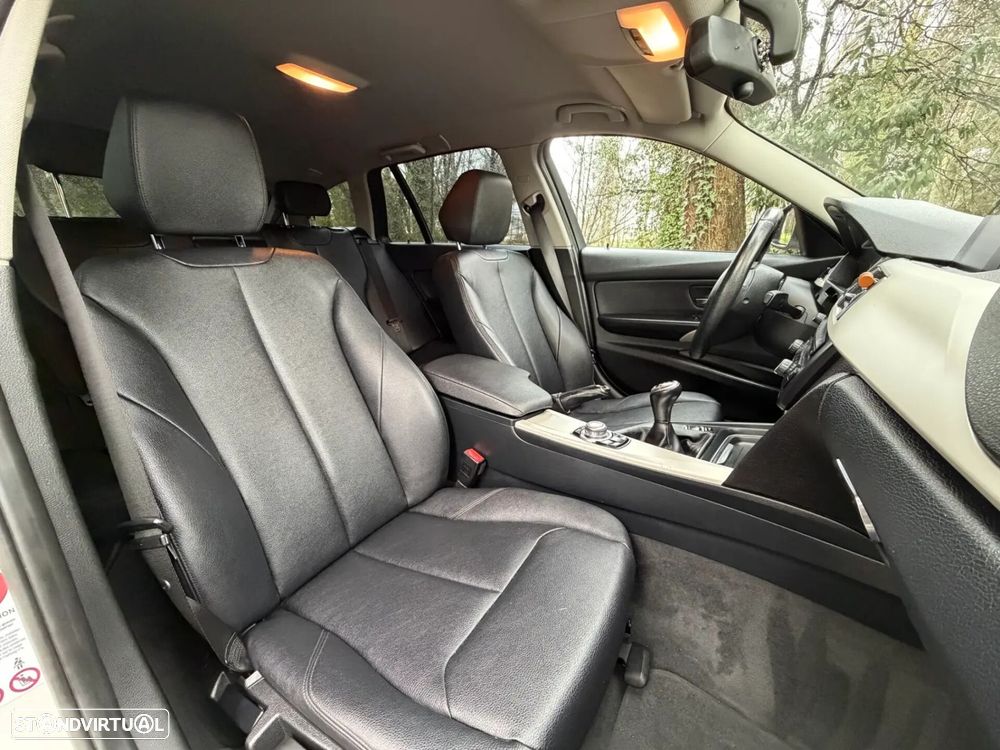BMW 318 d Sport - 24