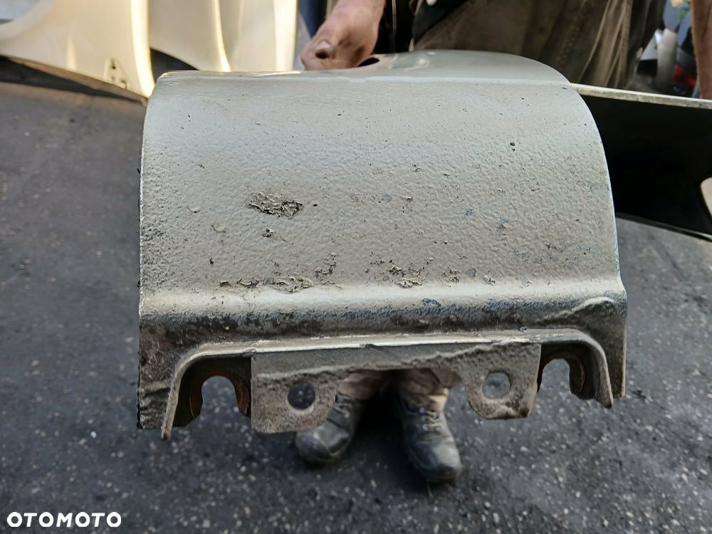 Renault Clio III 3 błotnik prawy, kod lakieru TED11 - 5