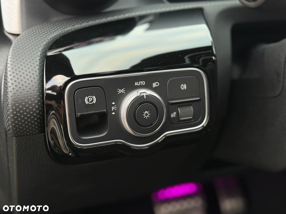 Mercedes-Benz CLA 200 AMG Line 7G-DCT - 18