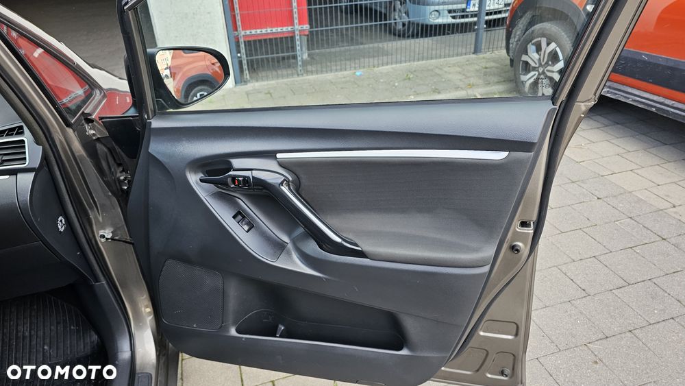 Toyota Verso - 16