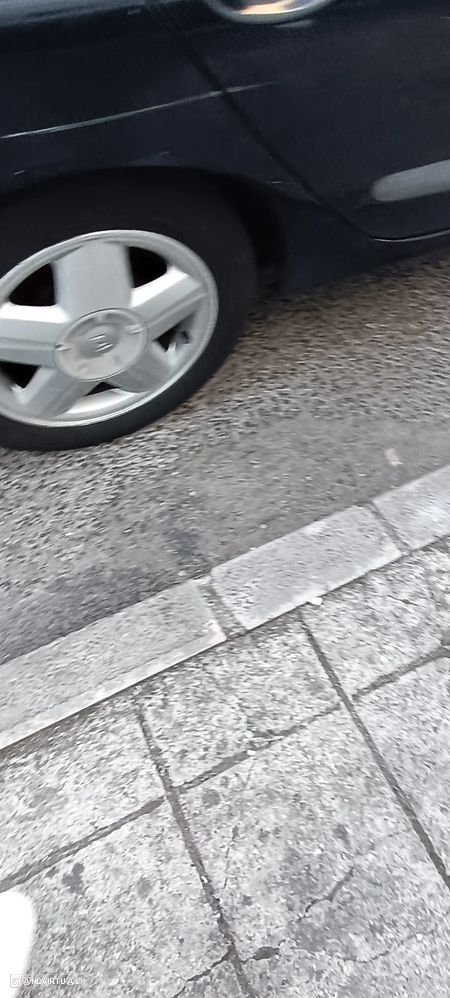 Renault Mégane 1.9 dTI RXE AC - 3