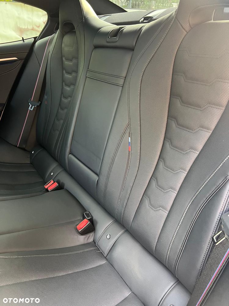 BMW Seria 8 - 22