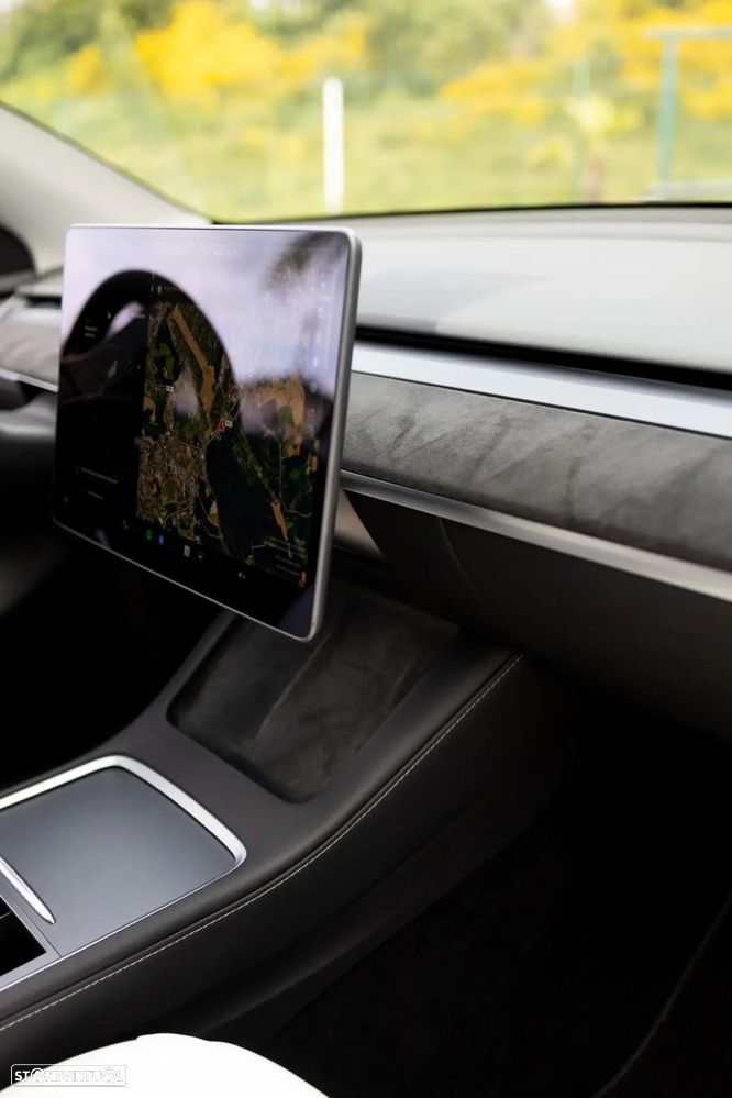 Tesla Model Y Long Range Tração Integral - 41