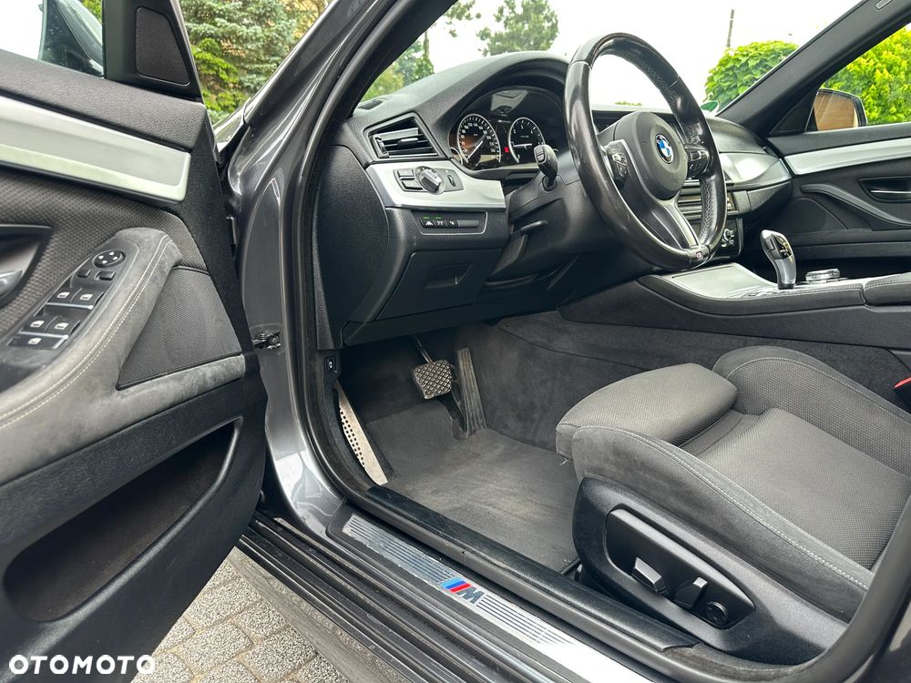 BMW Seria 5 520d xDrive - 22
