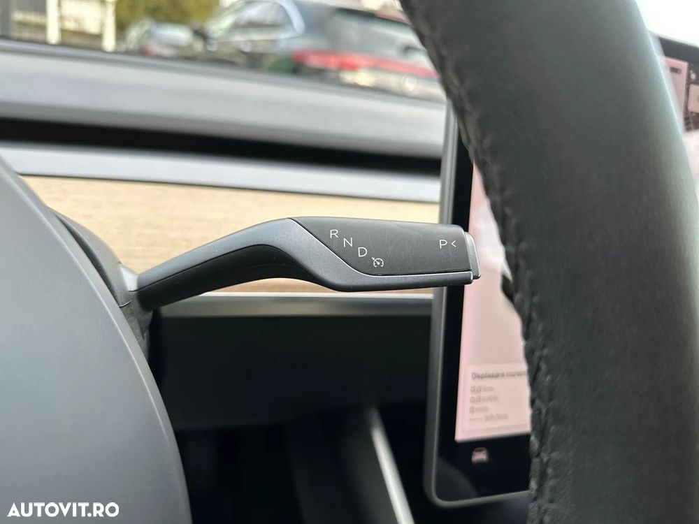 Tesla Model 3 - 10