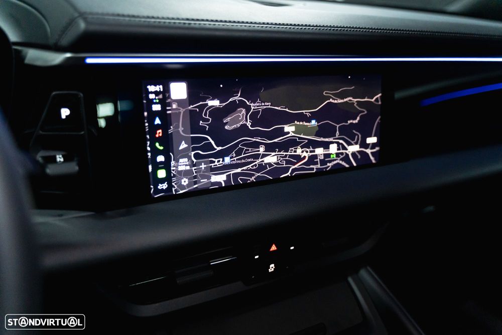 Porsche Macan Electric 4 - 14