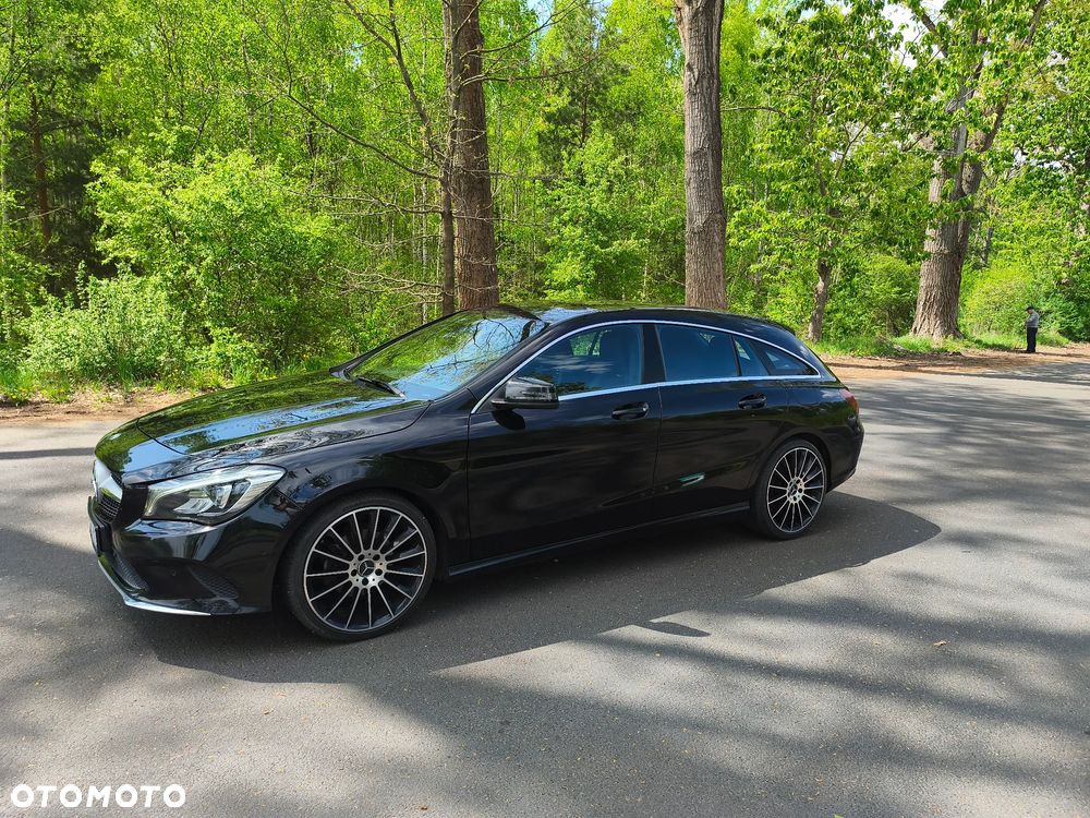 Mercedes-Benz CLA 180 AMG Line - 4