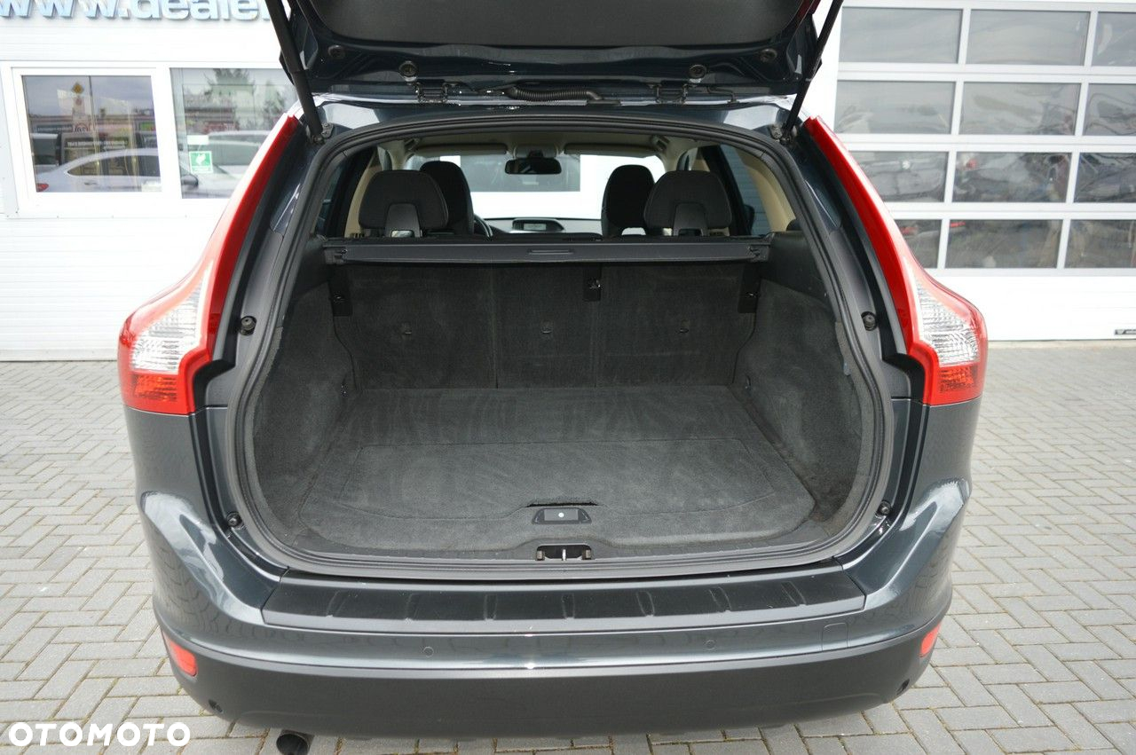 Volvo XC 60 D4 Geartronic Momentum - 35