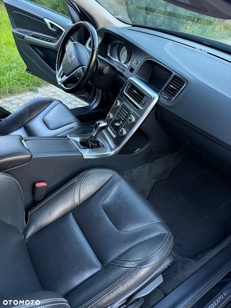 Volvo V60 D4 Drive-E R-Design Summum - 12