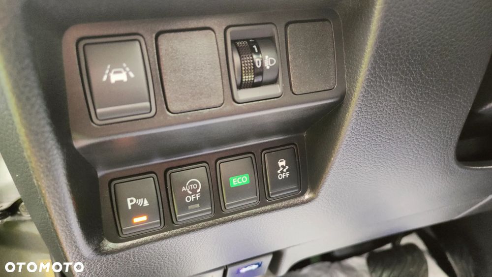 Nissan Qashqai 1.6 DCi Xtronic N-Connecta - 25