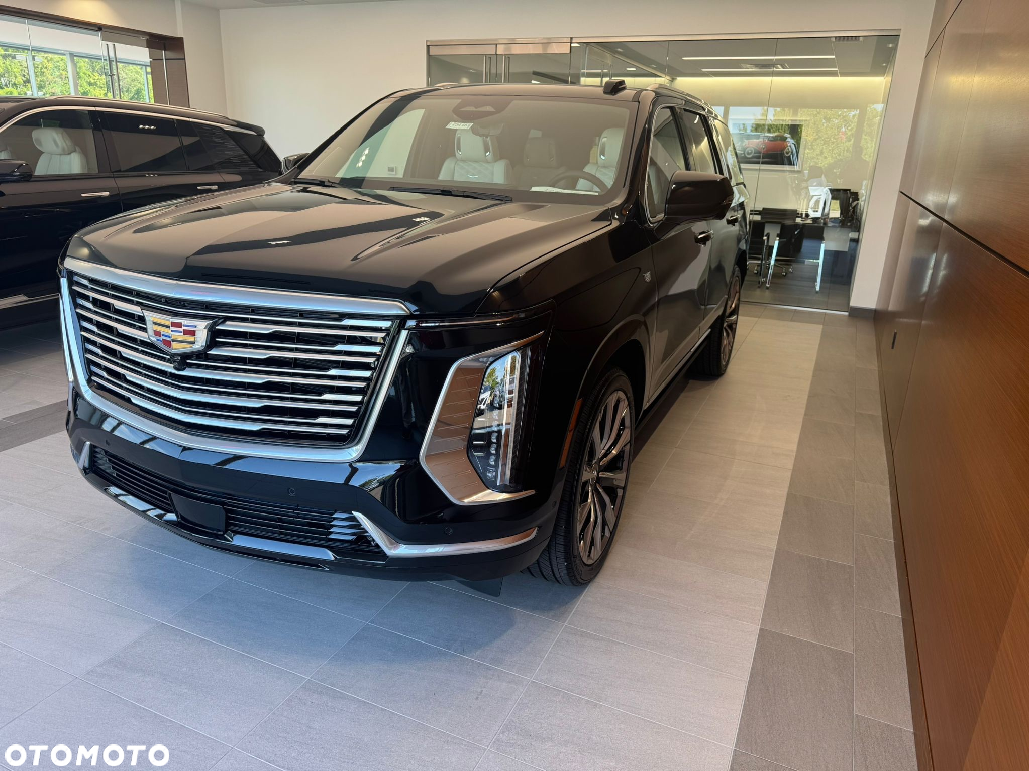 Cadillac Escalade - 3
