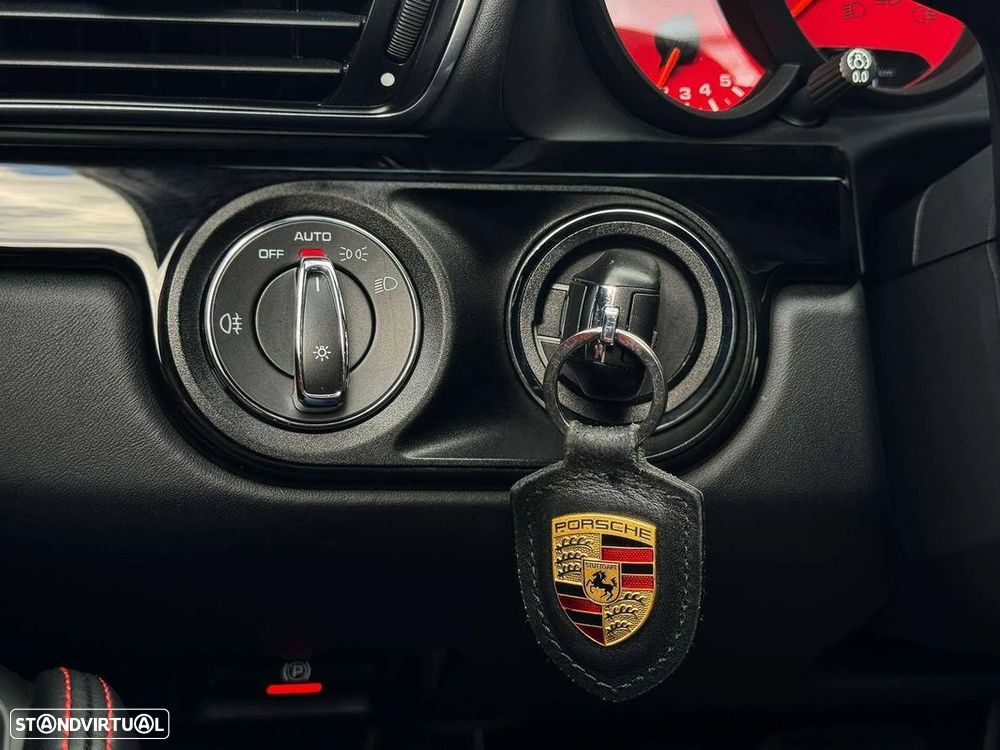 Porsche 911 Série F - 13