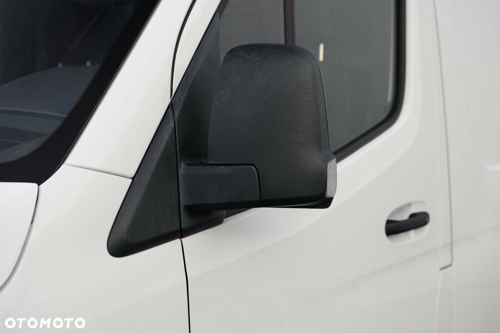 Mercedes-Benz Sprinter - 12