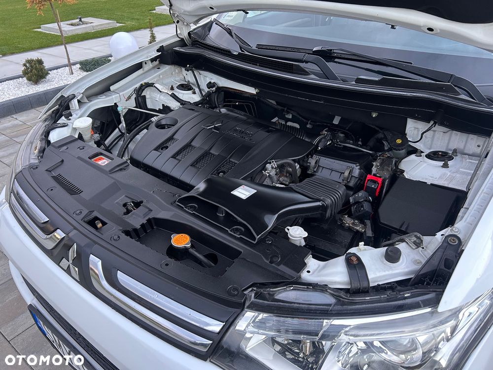 Mitsubishi Outlander 2.2 DI-D 4WD Diamant Edition - 20