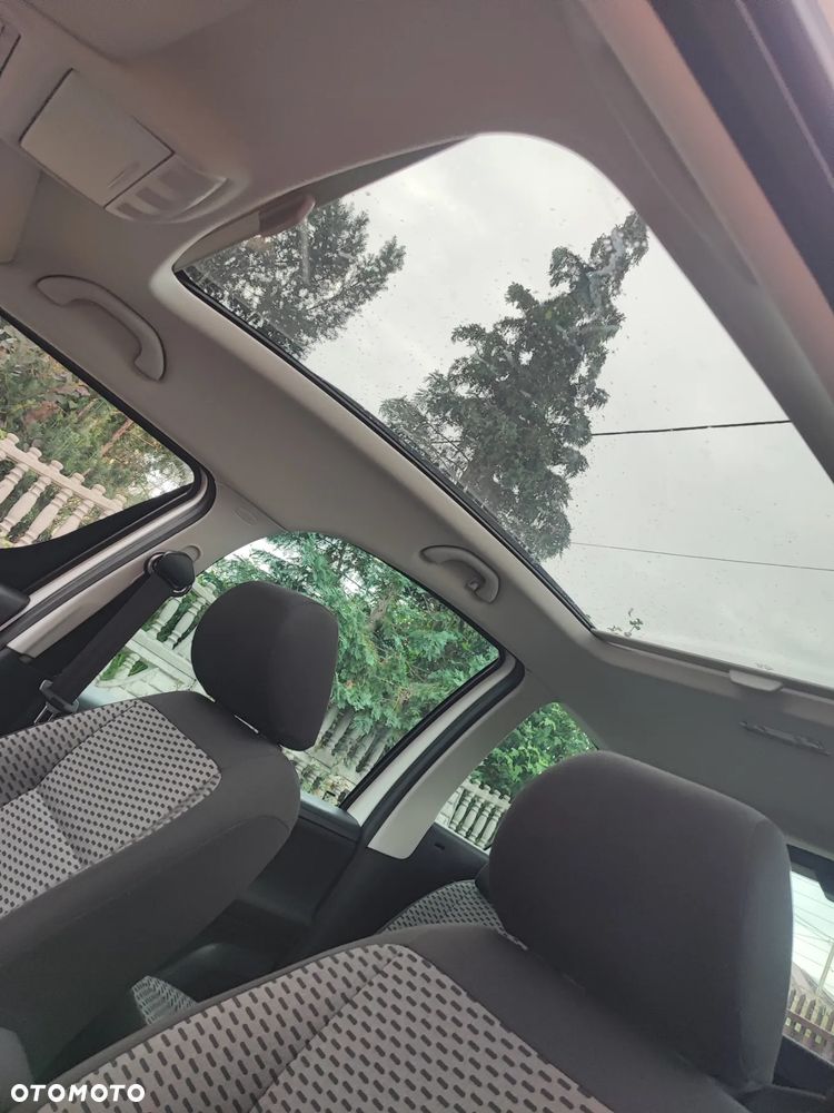 Skoda Roomster 1.2 Active - 23