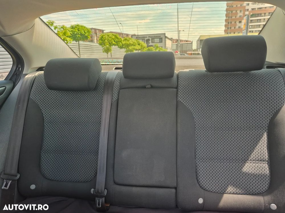 Volkswagen Jetta 1.2 TSI BMT Trendline - 9