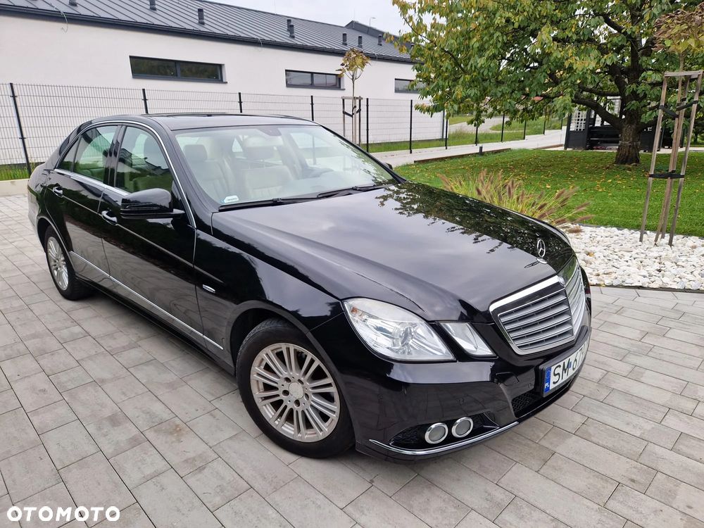 Mercedes-Benz Klasa E 250 T CDI DPF BlueEFFICIENCY 7G-TRONIC Elegance - 1