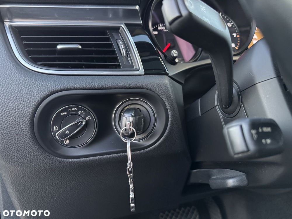 Porsche Macan Standard - 37