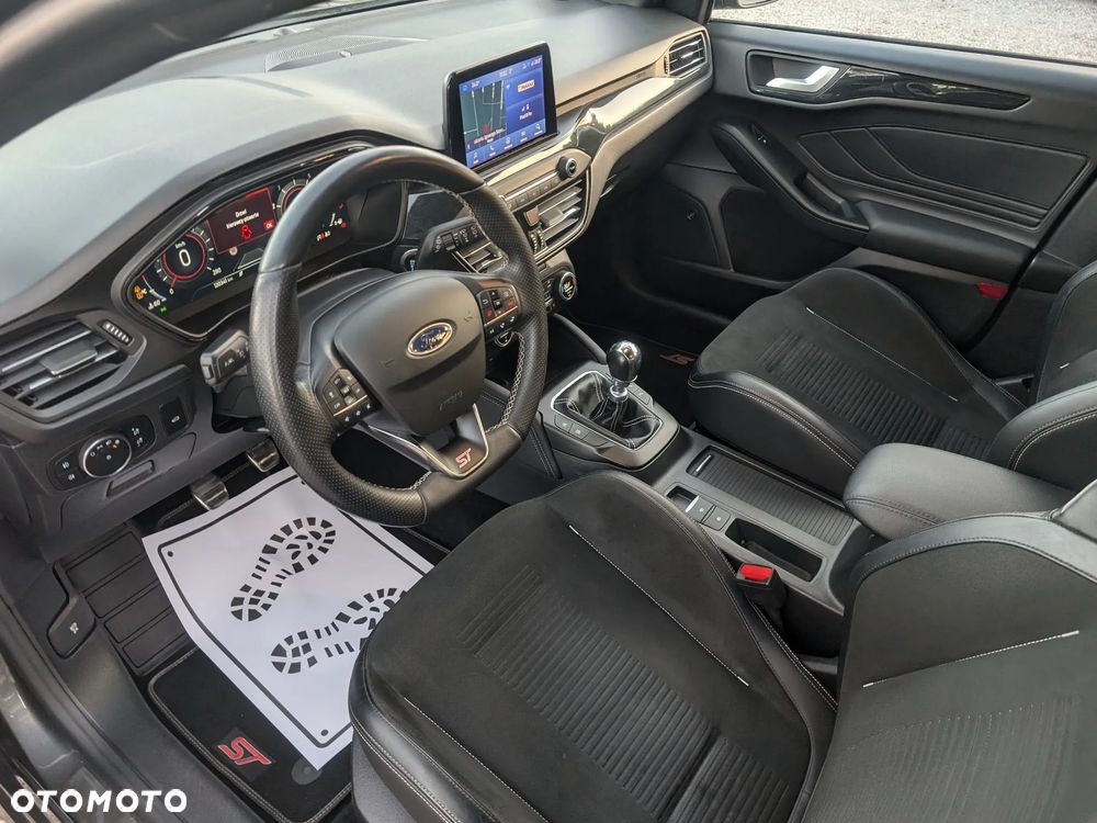 Ford Focus 2.3 EcoBoost S&S ST Edition - 20