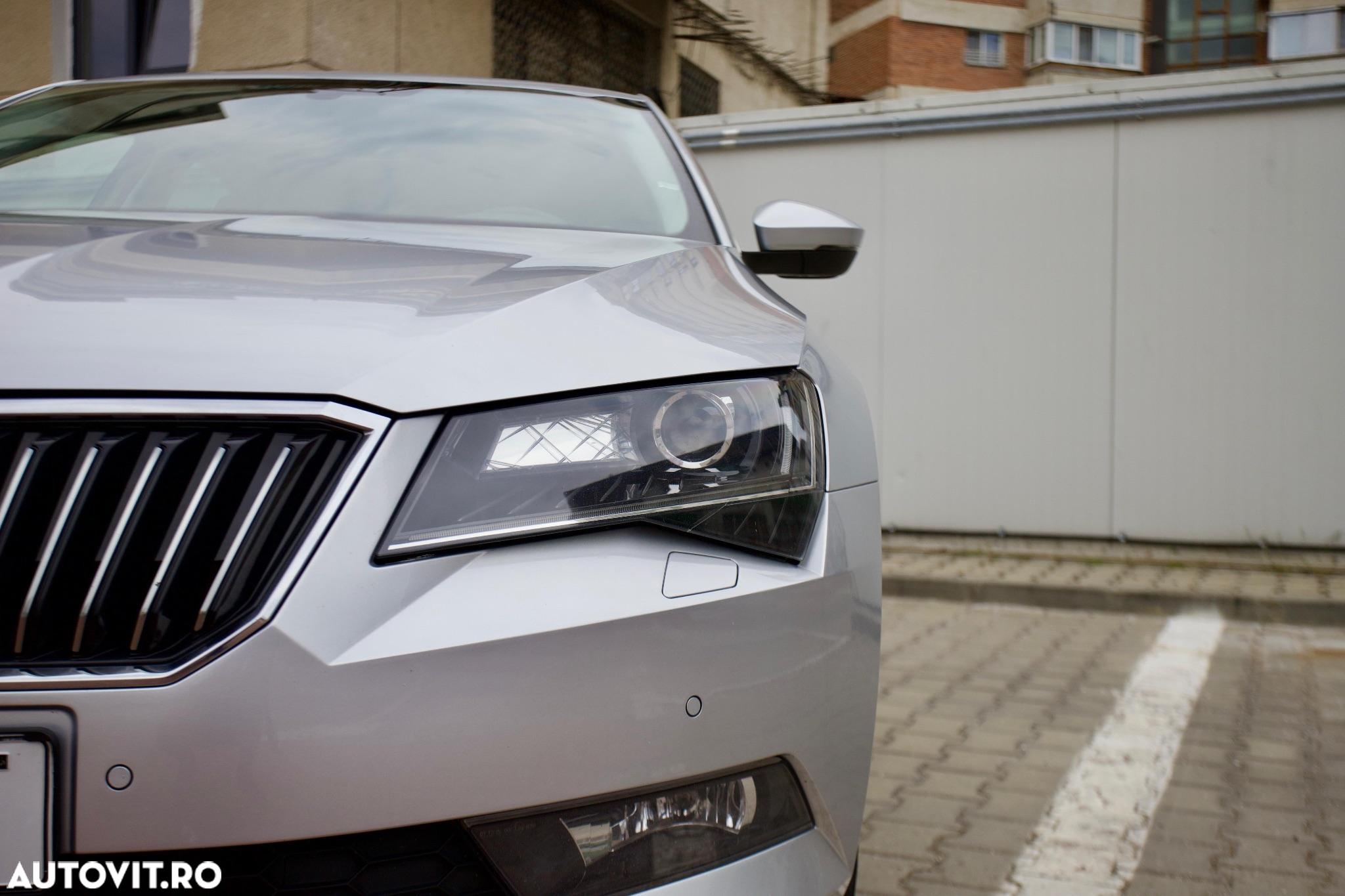 Skoda Superb 2.0 TDI DSG Ambition - 3