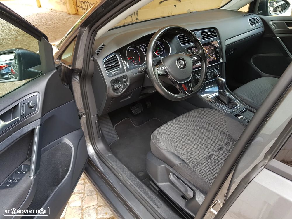 VW Golf Variant 1.6 TDi Confortline DSG - 13