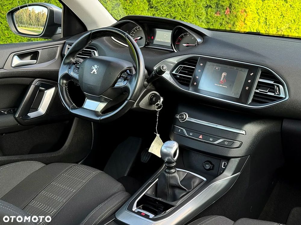 Peugeot 308 SW 1.6 BlueHDi Allure S&S - 16