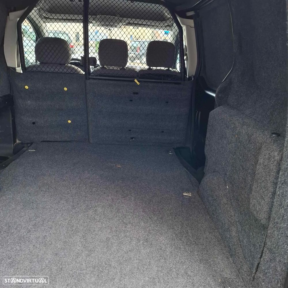 Peugeot Partner - 32