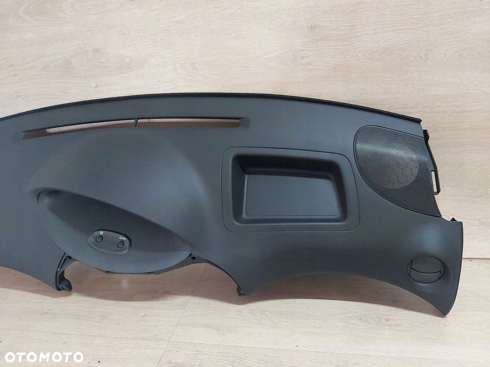 Toyota Yaris I deska rozdzielcza kokpit LITF - 4
