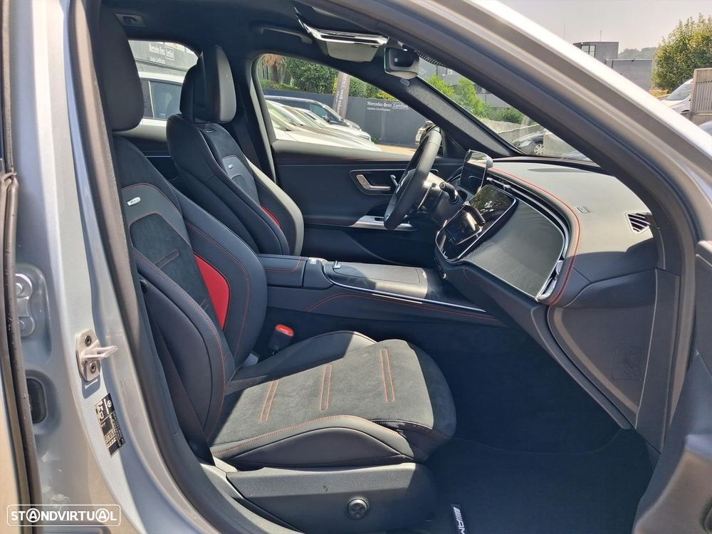 Mercedes-Benz E 53 AMG Hybrid 4Matic+ - 14