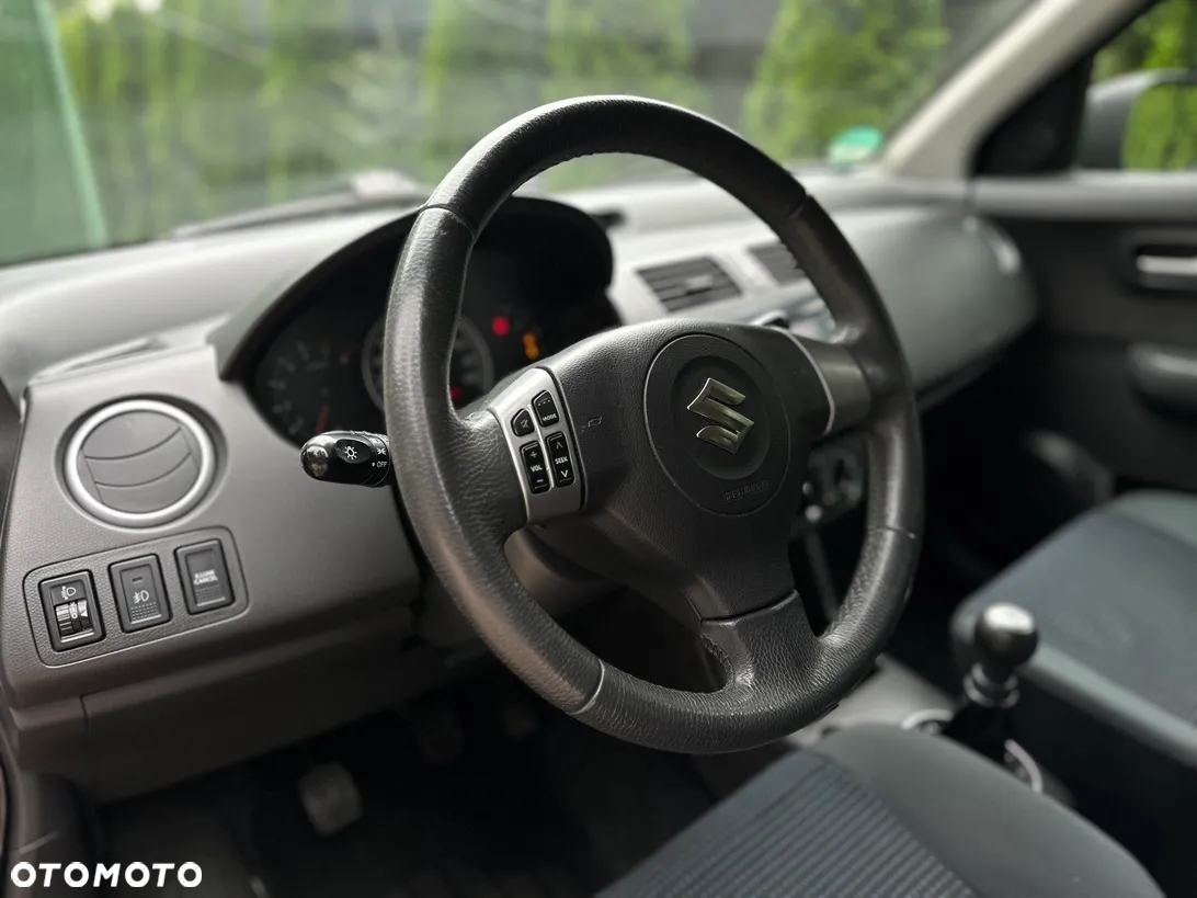Suzuki Swift 1.3 GS - 26