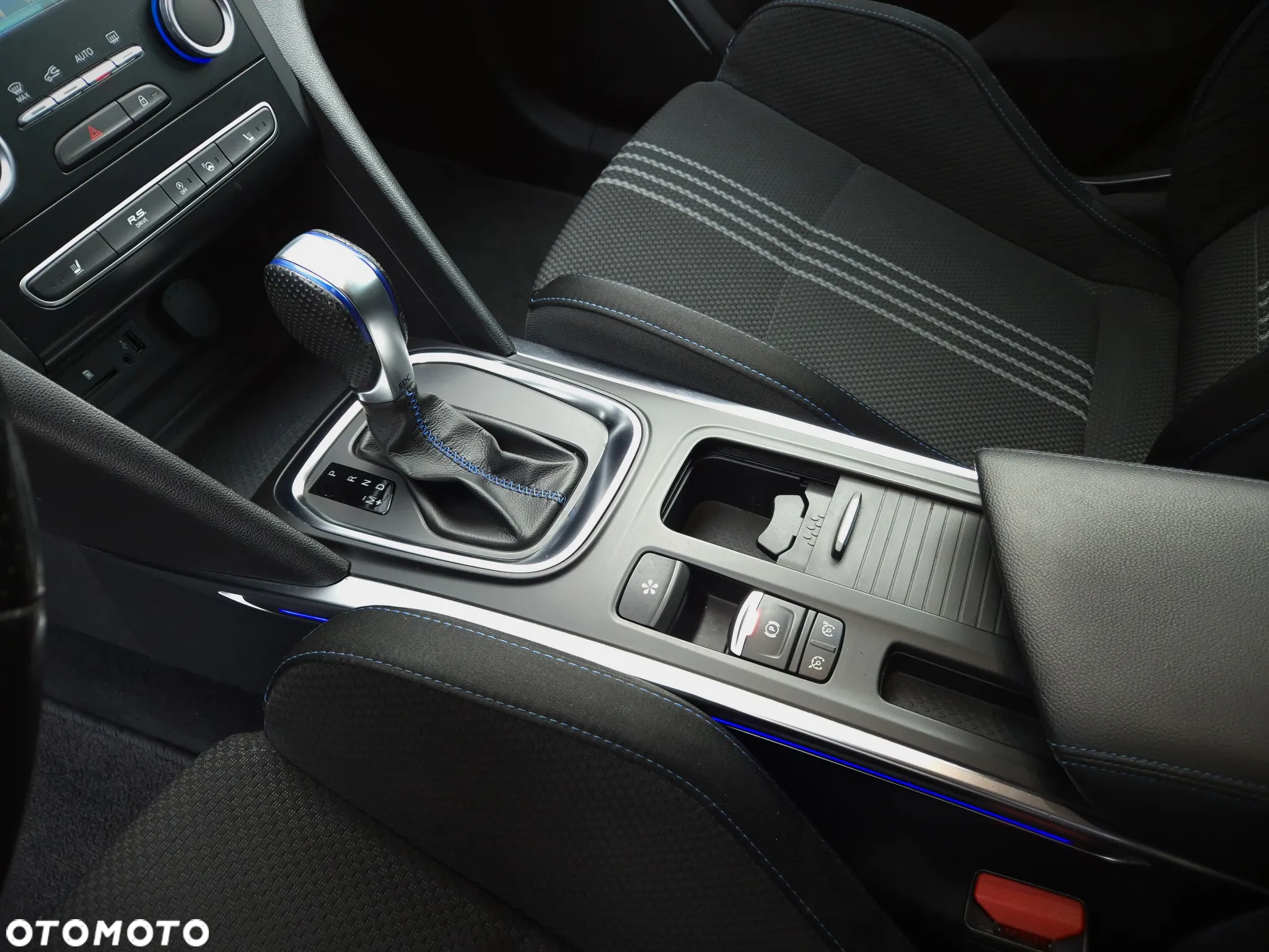 Renault Megane ENERGY TCe 205 EDC GT - 18