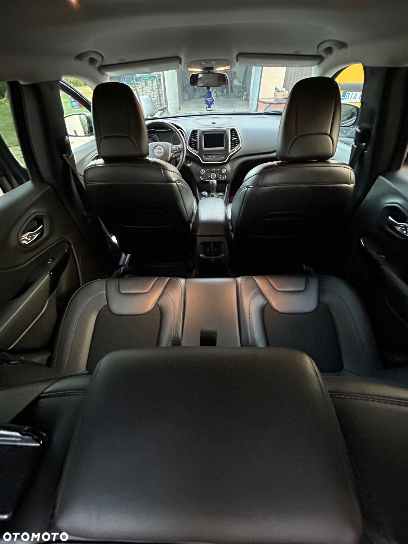 Jeep Cherokee - 9