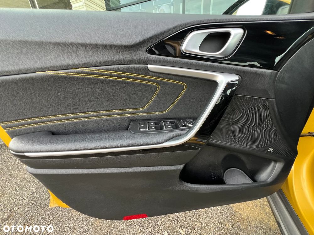 Kia XCeed 1.5 T-GDI L Business Line - 11