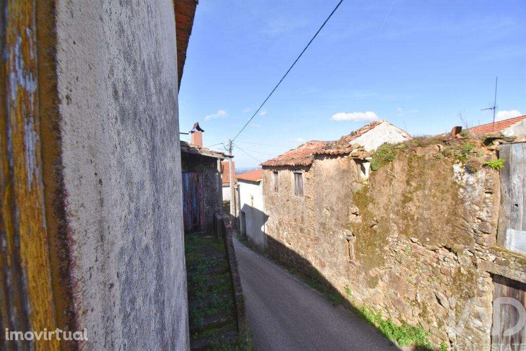Casa de aldeia T2 em Vila Nova de 200,00 m2 - Grande imagem: 5/13