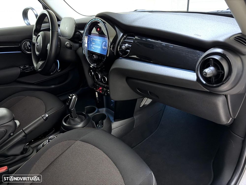 MINI 5 Portas Cooper Auto - 21